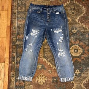 KanCan Medium Wash Distressed Cropped Jeans